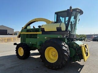 Main image John Deere 6850