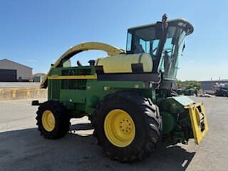 Main image John Deere 6850