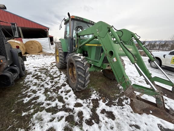 Image of John Deere 7410 equipment image 1