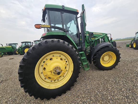 Image of John Deere 7810 equipment image 1
