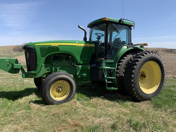 2002 John Deere 8220 Equipment Image0