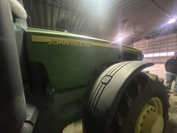 Image of John Deere 8320 equipment image 1