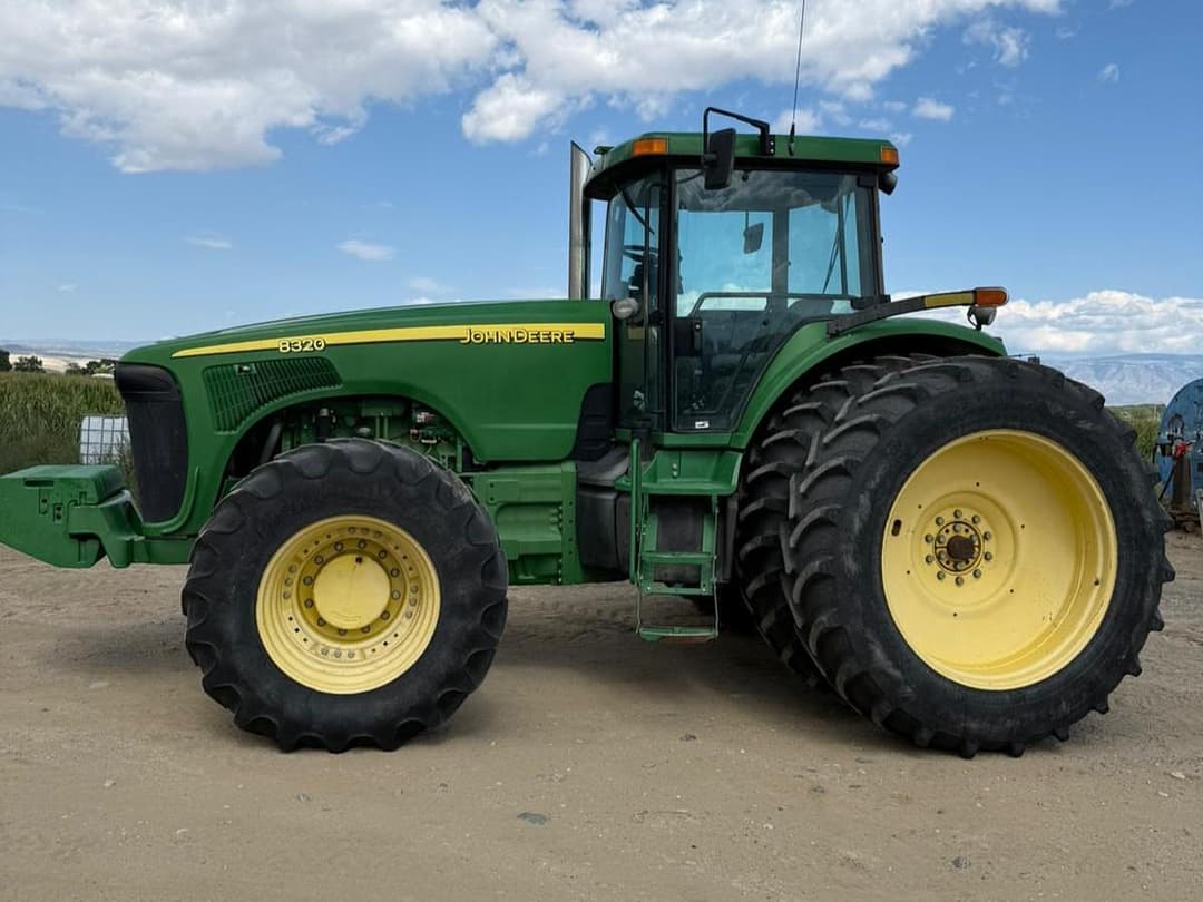 Image of John Deere 8320 Primary image