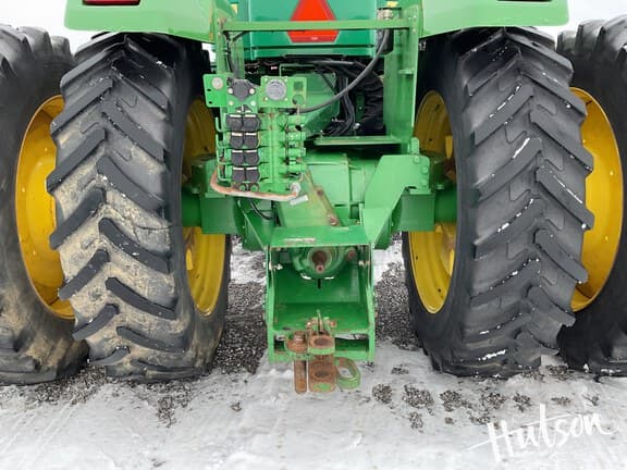 Image of John Deere 9220 equipment image 4