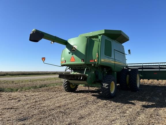 Image of John Deere 9750 STS equipment image 2