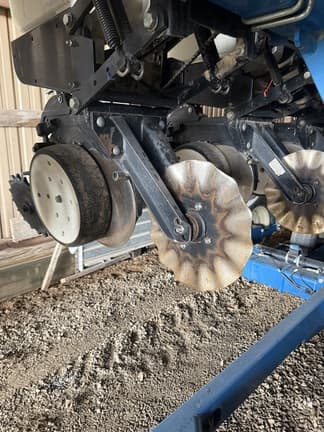 Image of Kinze 3500 equipment image 2