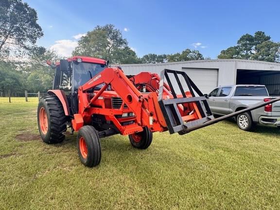 Image of Kubota M9000 equipment image 4