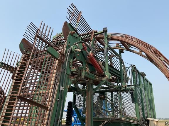 Image of Art's Way 692B equipment image 4