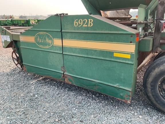 Image of Art's Way 692B equipment image 2