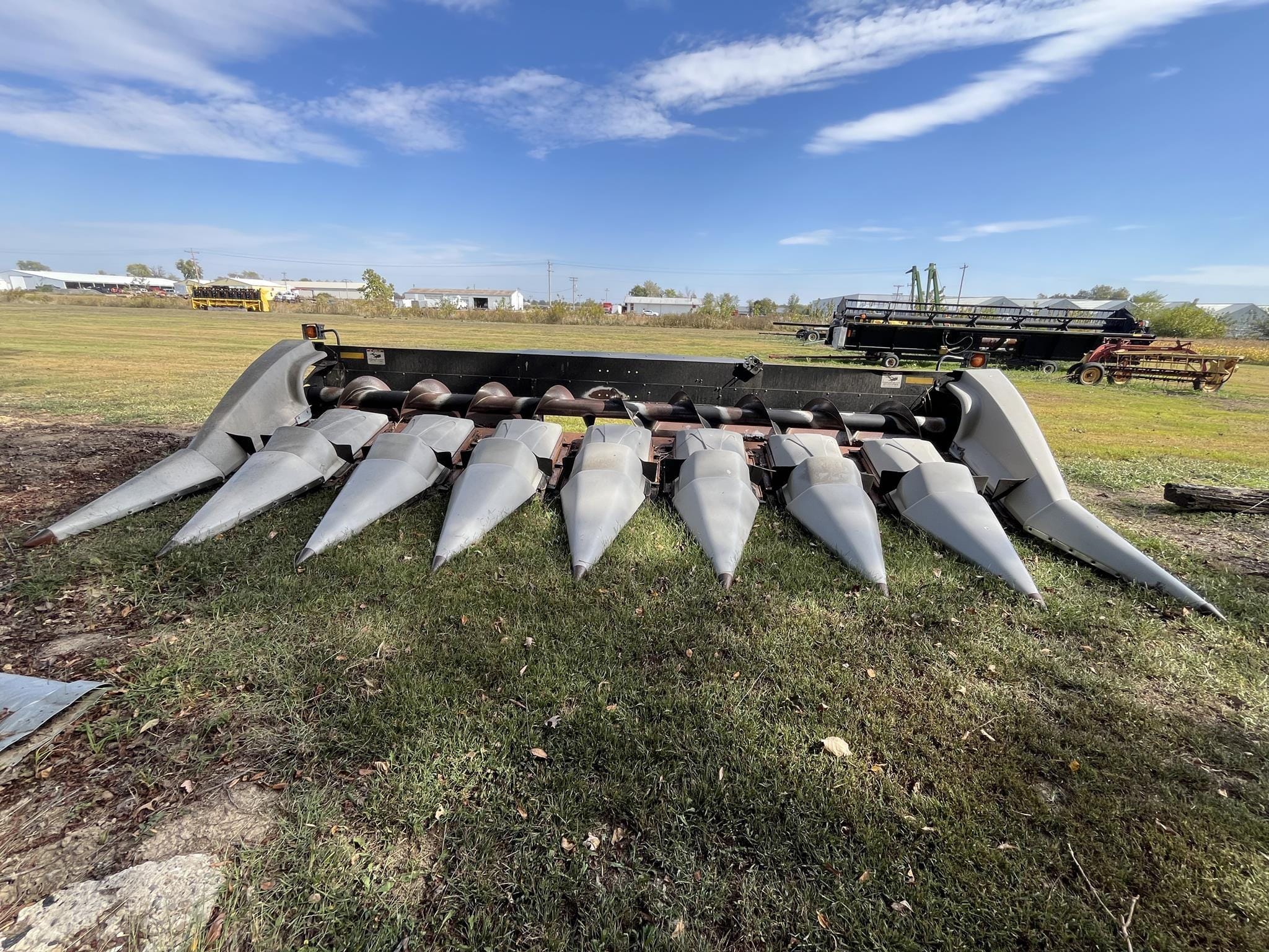 2003 Gleaner 3000 Equipment Image0