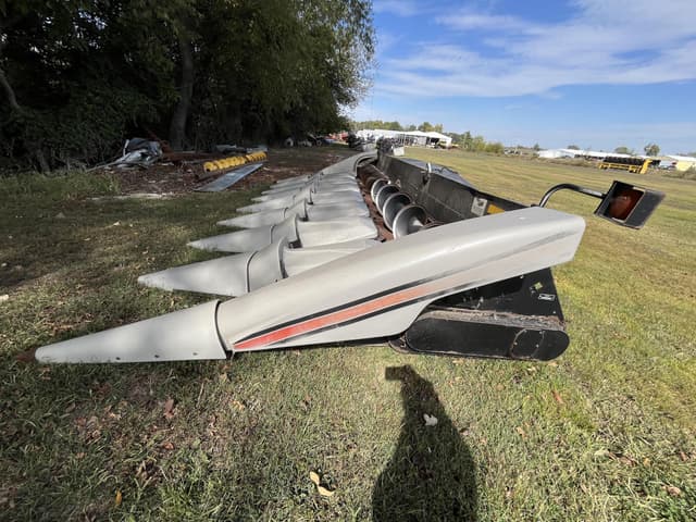 Image of Gleaner 3000 equipment image 1