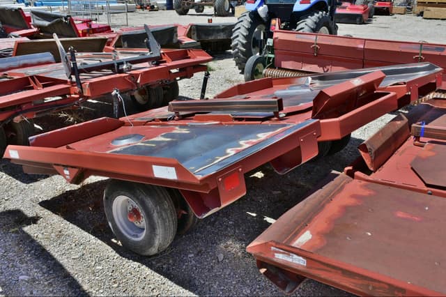 Image of Hesston 4925 equipment image 4