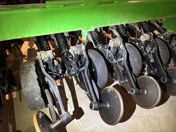 Image of John Deere 1590 equipment image 4