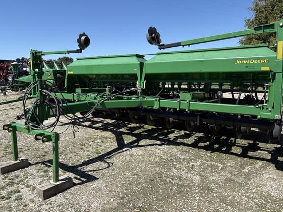 Image of John Deere 1590 equipment image 1