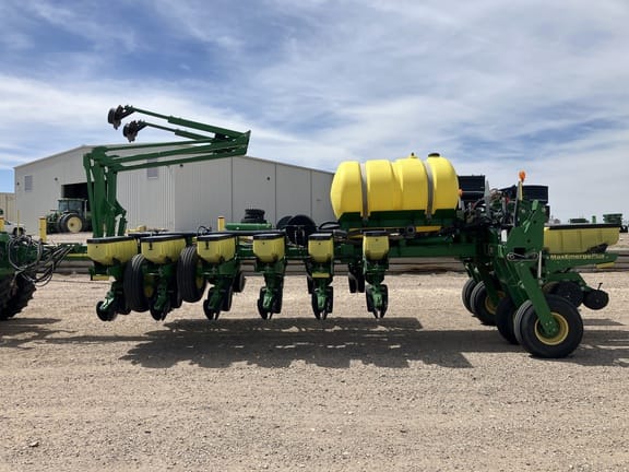 2003 John Deere 1770 Equipment Image0