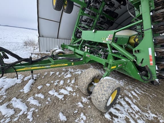 Image of John Deere 1890 equipment image 4