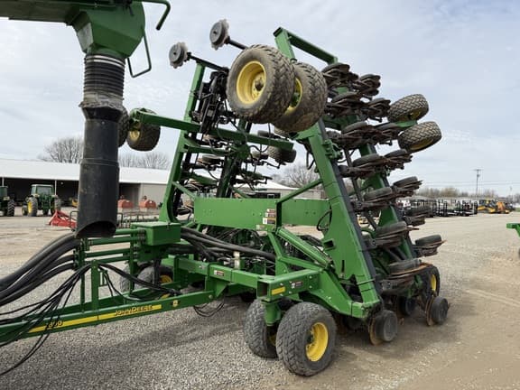Image of John Deere 1890 equipment image 3