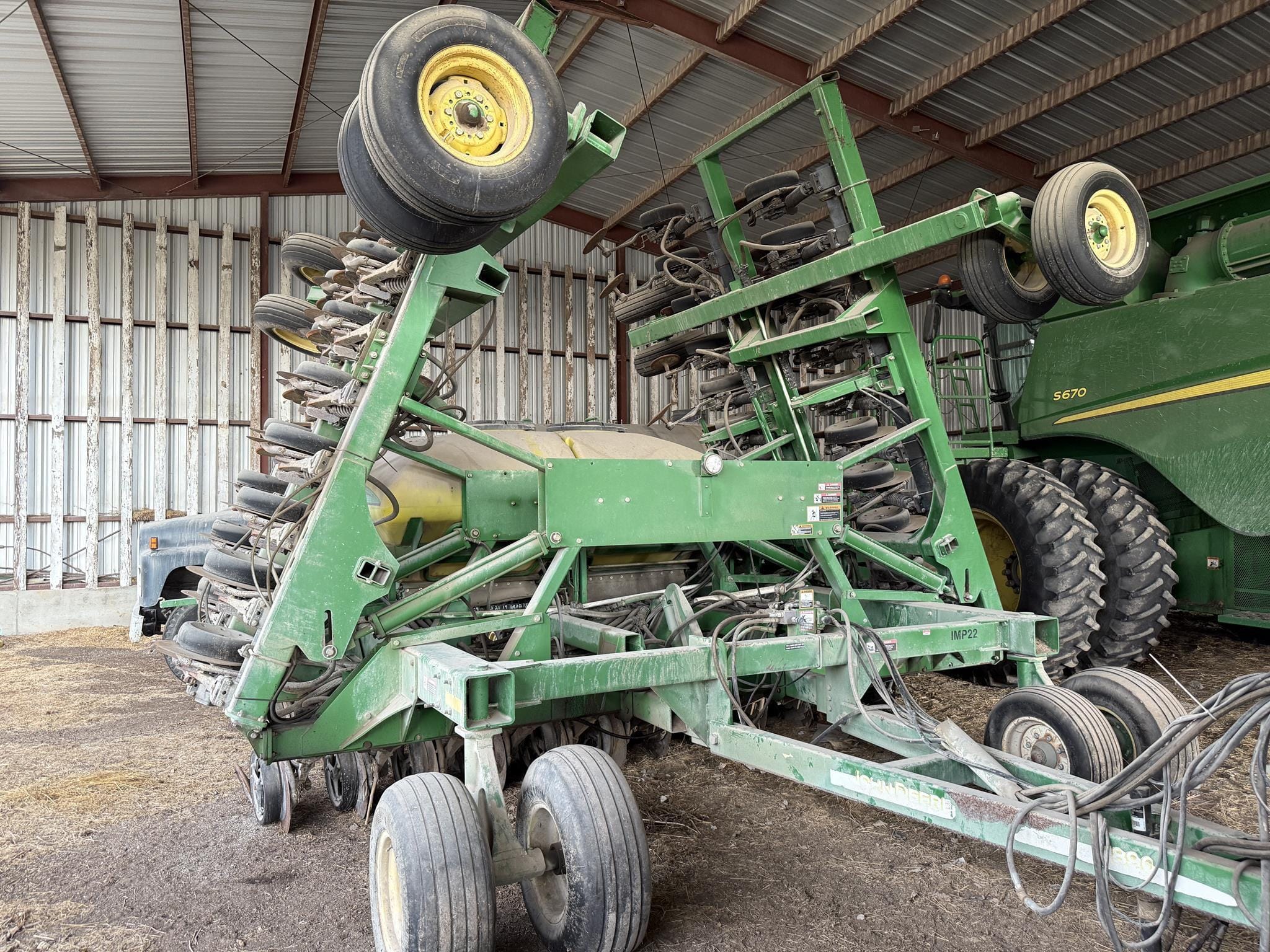 2003 John Deere 1890 Equipment Image0