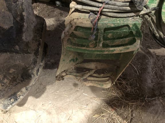 Image of John Deere 5520 equipment image 2