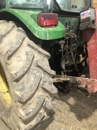 Image of John Deere 5520 equipment image 4