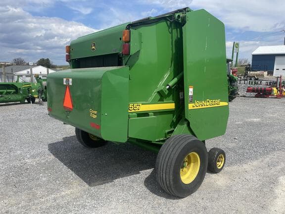 Image of John Deere 557 equipment image 3