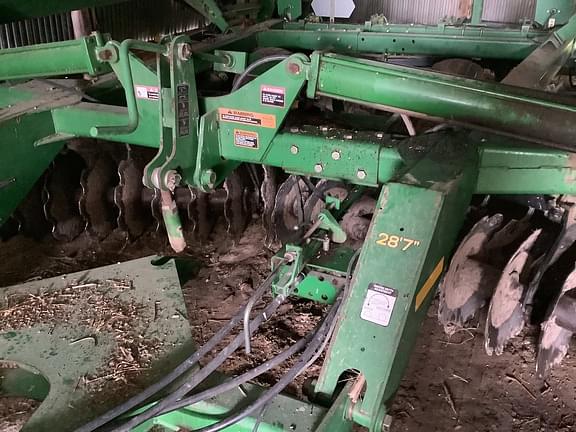 Image of John Deere 637 equipment image 1