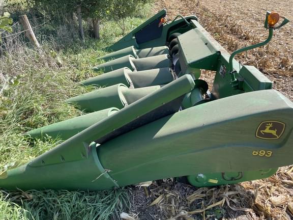 Image of John Deere 693 Primary image