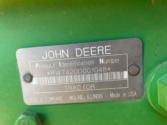 Image of John Deere 7420 equipment image 4