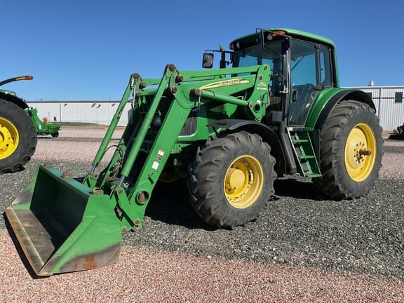 Image of John Deere 7420 Primary image