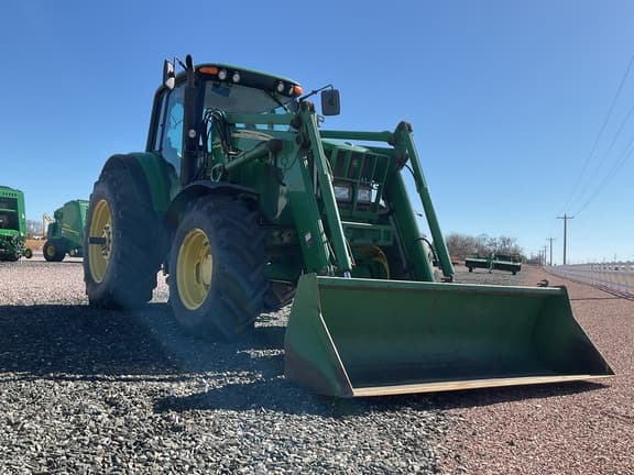Image of John Deere 7420 equipment image 2