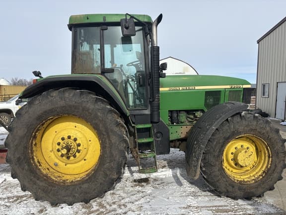 Image of John Deere 7810 Primary image