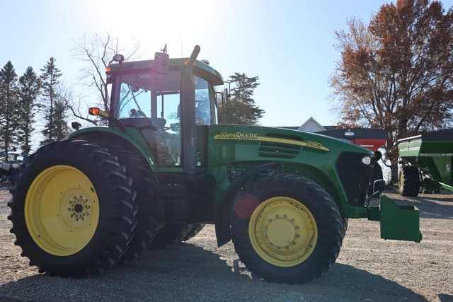Image of John Deere 7920 equipment image 4