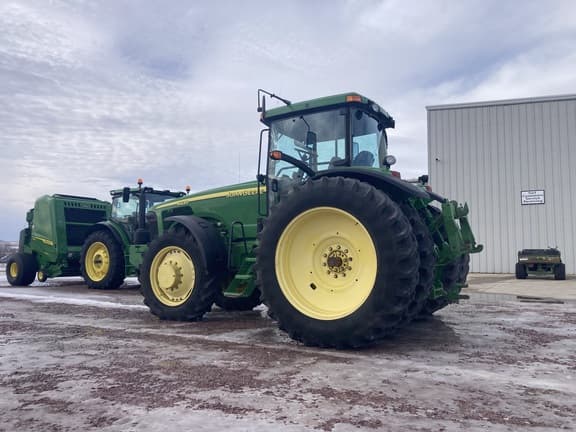 Image of John Deere 8220 equipment image 3