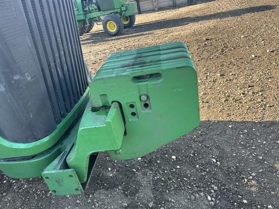Image of John Deere 8320 equipment image 4