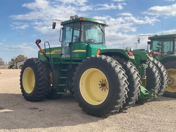 Image of John Deere 9220 equipment image 1