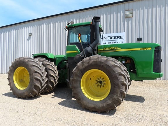 300 - 424 HP Tractors image
