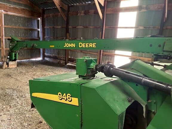 Image of John Deere 946 equipment image 2