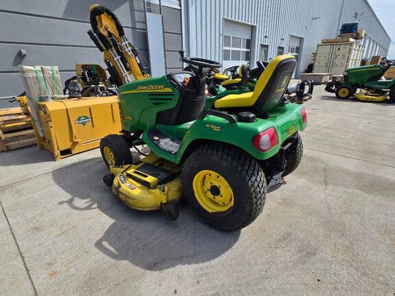 Image of John Deere X475 equipment image 1