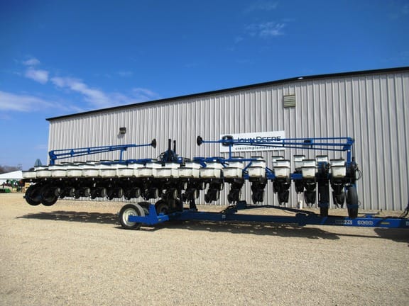 2003 Kinze 3600 Equipment Image0
