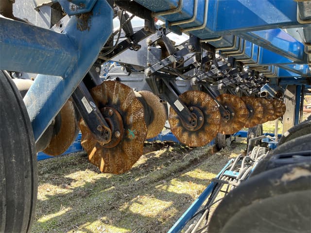 Image of Kinze 3650 equipment image 4