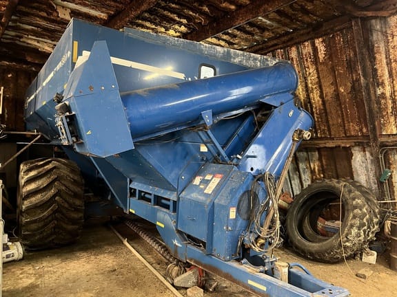 2003 Kinze 850 Equipment Image0