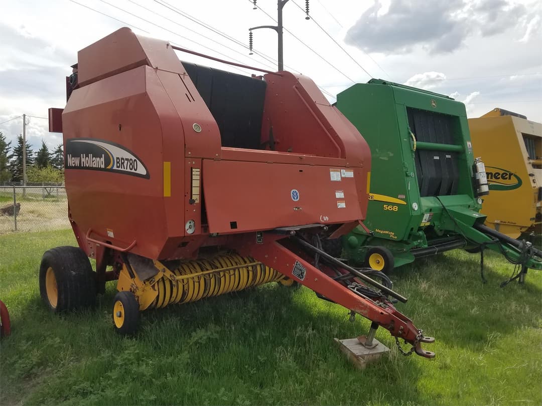 Image of New Holland BR780 Image 0