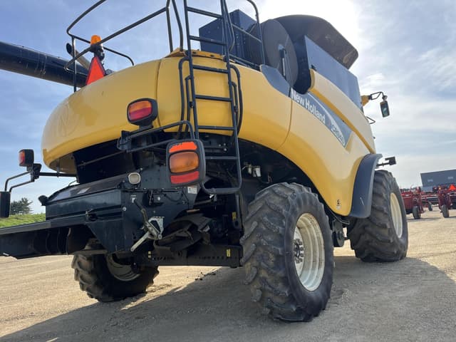 Image of New Holland CR940 equipment image 2