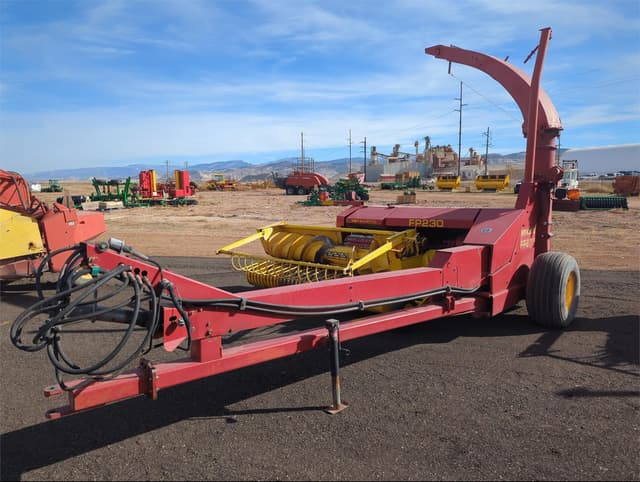 Image of New Holland FP230 equipment image 2