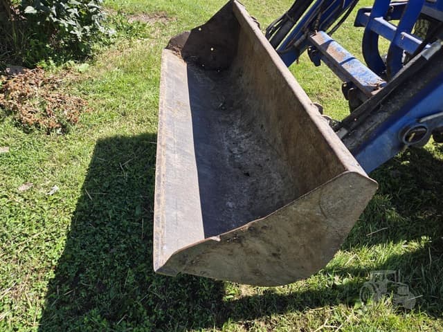 Image of New Holland TC30 equipment image 2