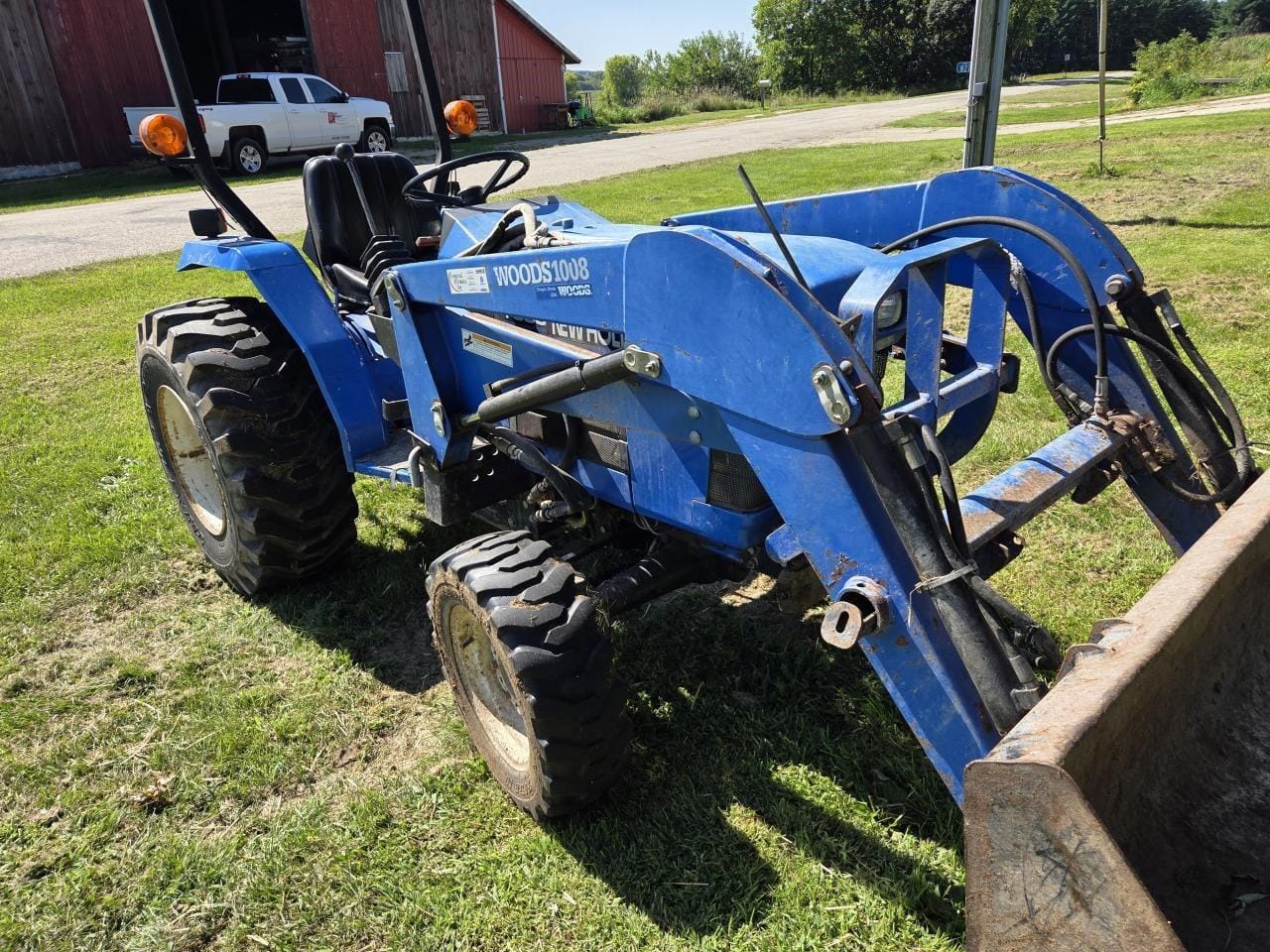 2003 New Holland TC30 Equipment Image0