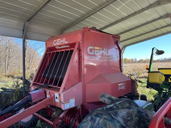 Image of Gehl 2480 equipment image 2