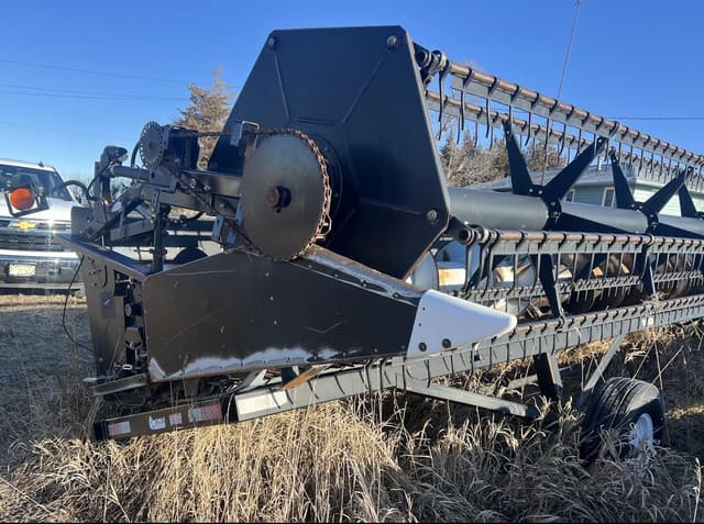 Image of Gleaner 8000 equipment image 1
