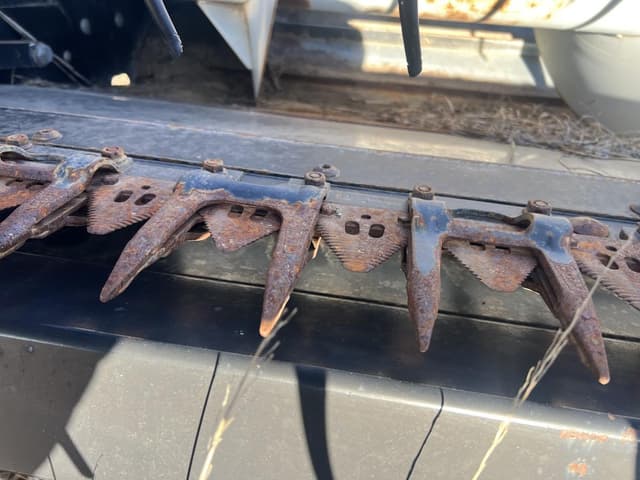 Image of Gleaner 8000 equipment image 4