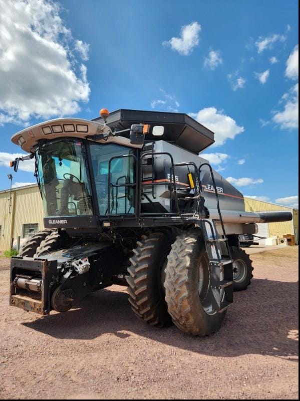 2004 Gleaner R65 Equipment Image0